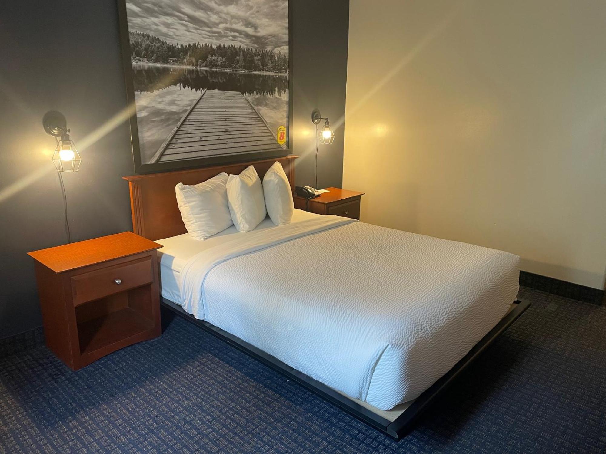 Super 8 By Wyndham Sainte Agathe Des Monts Hotel Exterior photo