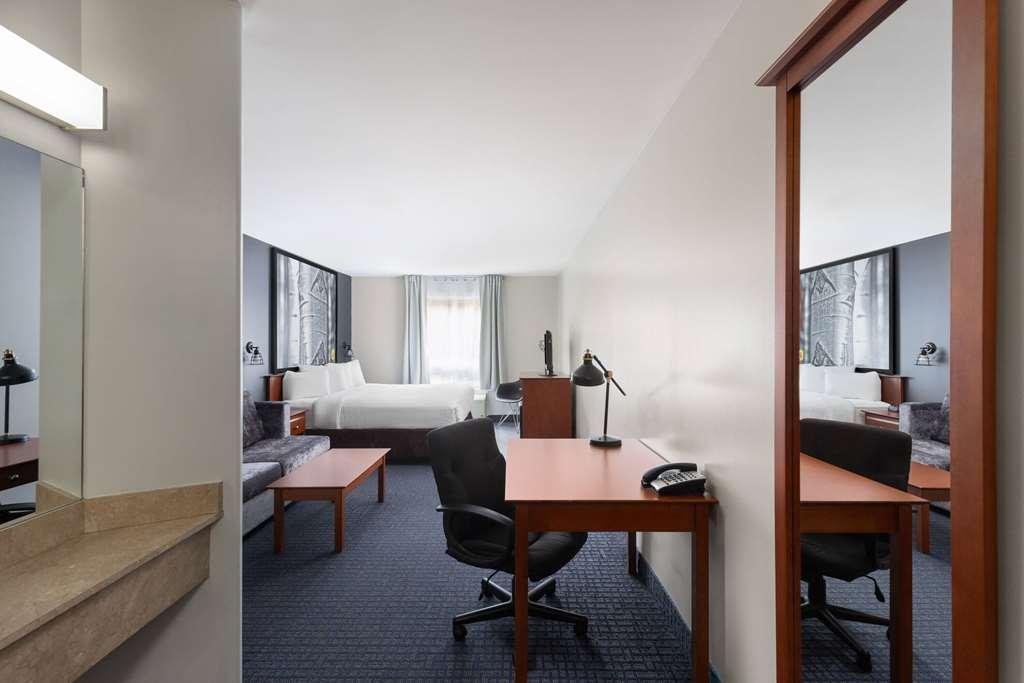 Super 8 By Wyndham Sainte Agathe Des Monts Hotel Room photo