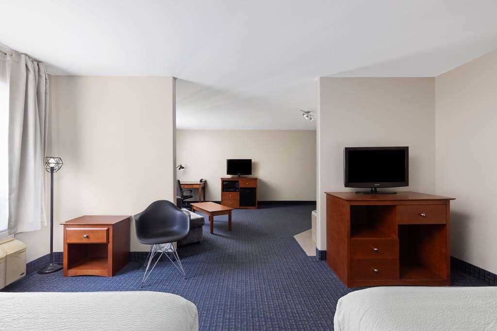 Super 8 By Wyndham Sainte Agathe Des Monts Hotel Room photo