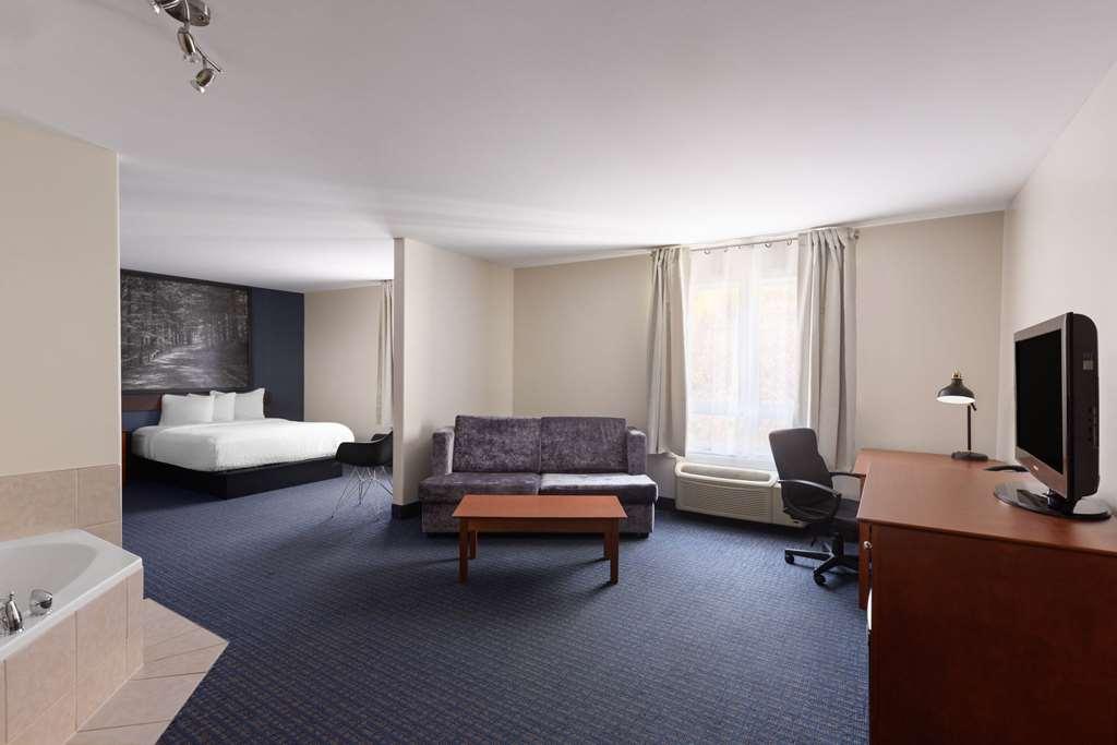 Super 8 By Wyndham Sainte Agathe Des Monts Hotel Room photo